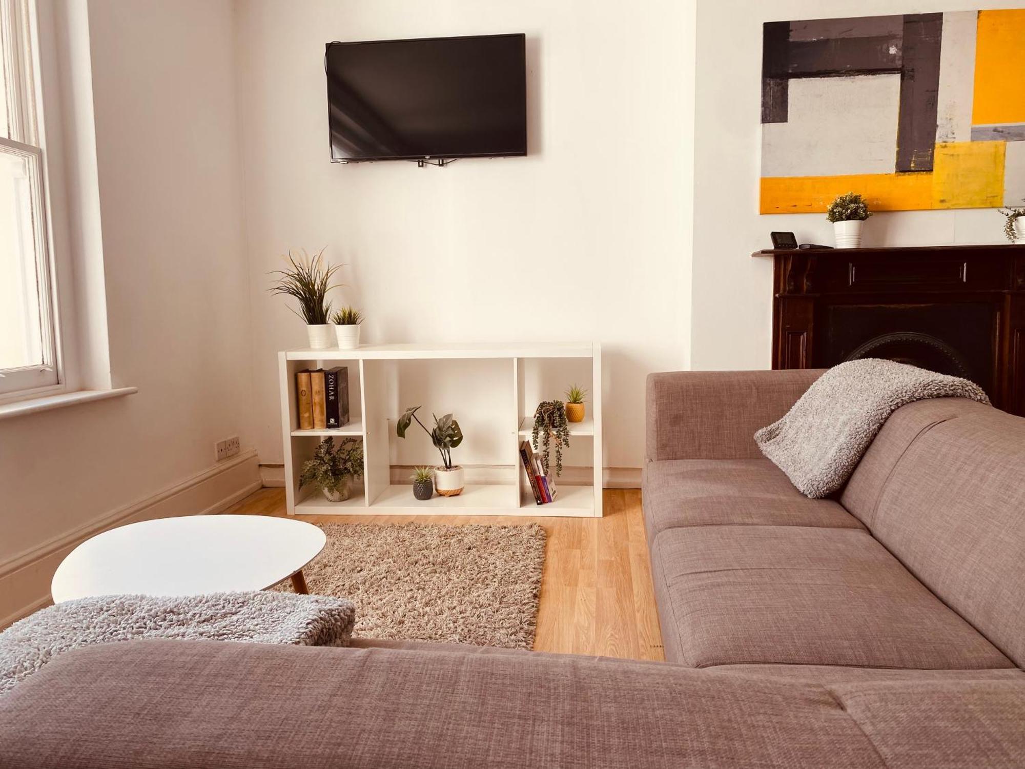 Iconic Location 3 Bed 2 Bath Flat Near Regents Park Londres